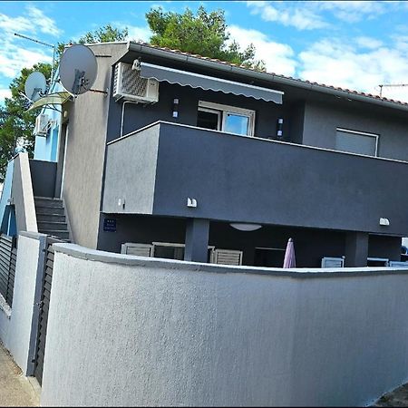 Apartman Karla Ядрія Екстер'єр фото